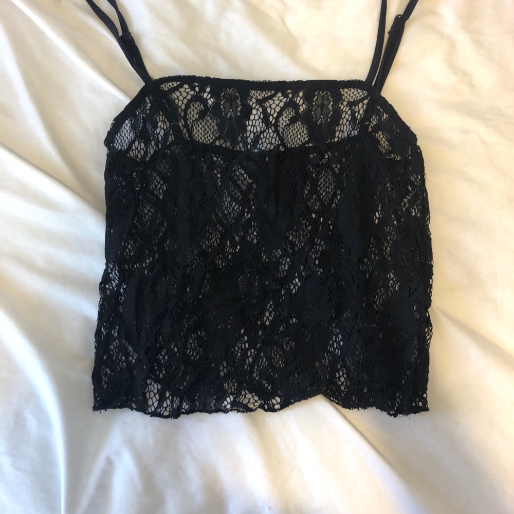 UO LACE TOP